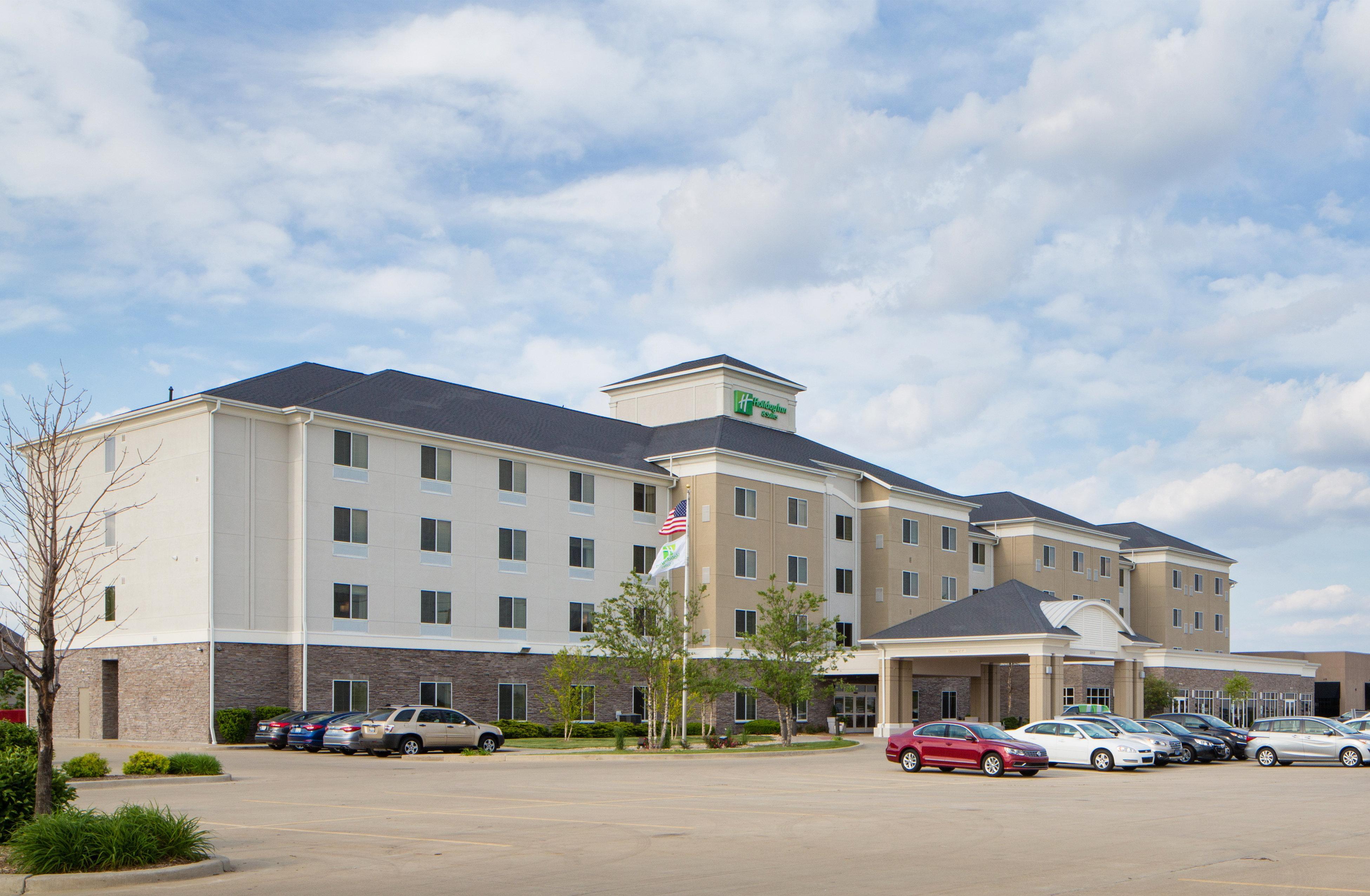 Holiday Inn Hotel & Suites Bloomington Airport By Ihg Exterior foto