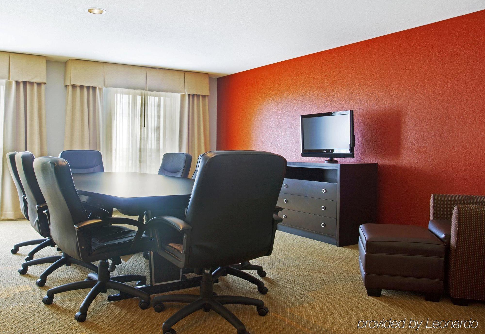 Holiday Inn Hotel & Suites Bloomington Airport By Ihg Facilidades foto