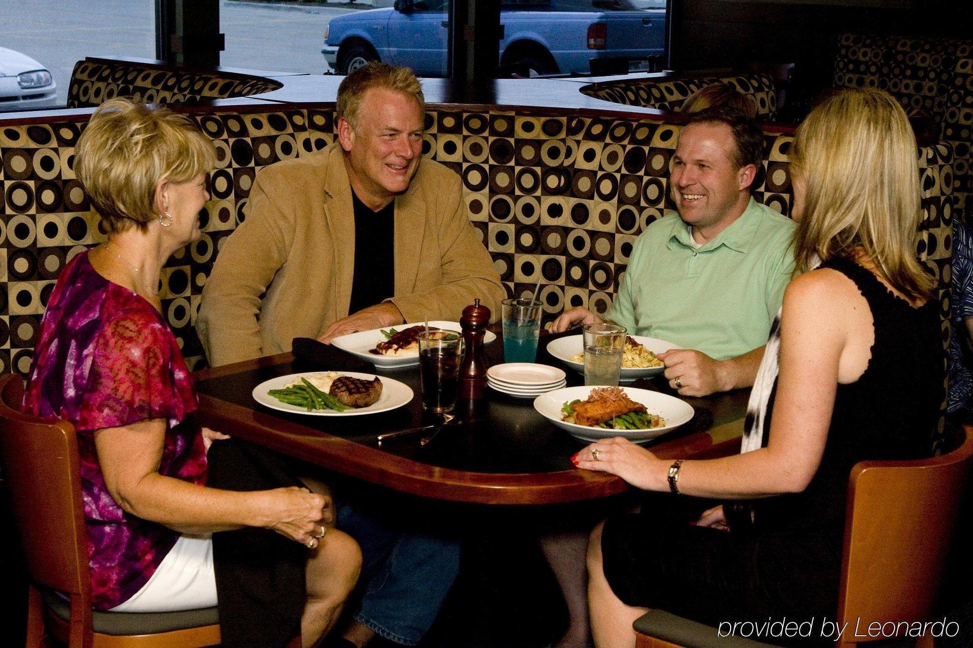 Holiday Inn Hotel & Suites Bloomington Airport By Ihg Restaurante foto